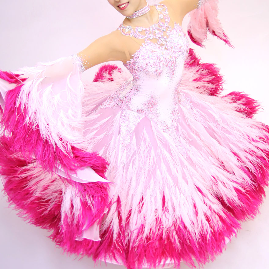 ピンク色の社交ダンス衣装・ドレス、スタンダード・モダン用ドレス