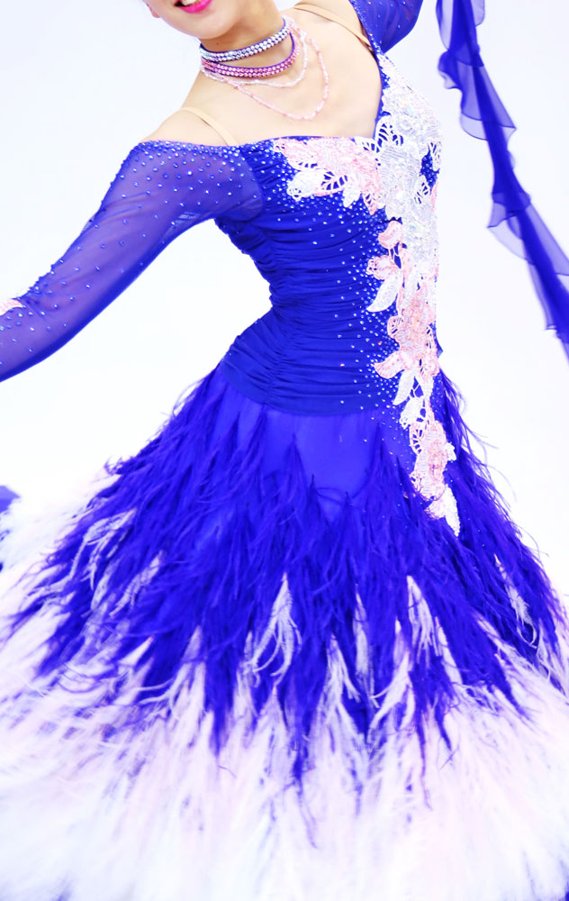羽根・ロイヤルブルー・青色の社交ダンス衣装・ドレス、スタンダード・モダン用ドレス