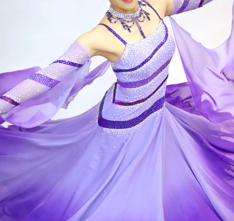 グラデーション・薄い紫色の社交ダンス衣装・ドレス、スタンダード・モダン用ドレス